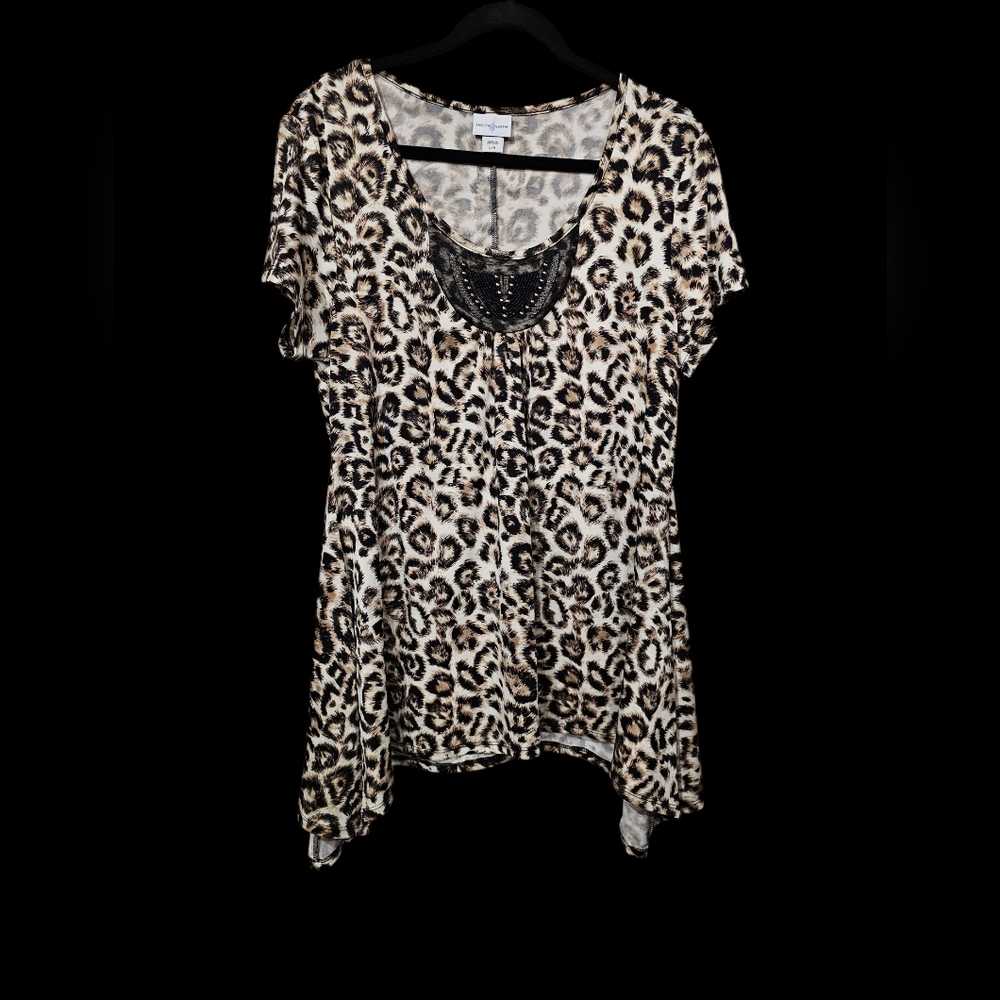 Women's Size Large Jaclyn Smith Animal Print Tunic Top With Beaded‎ Neck